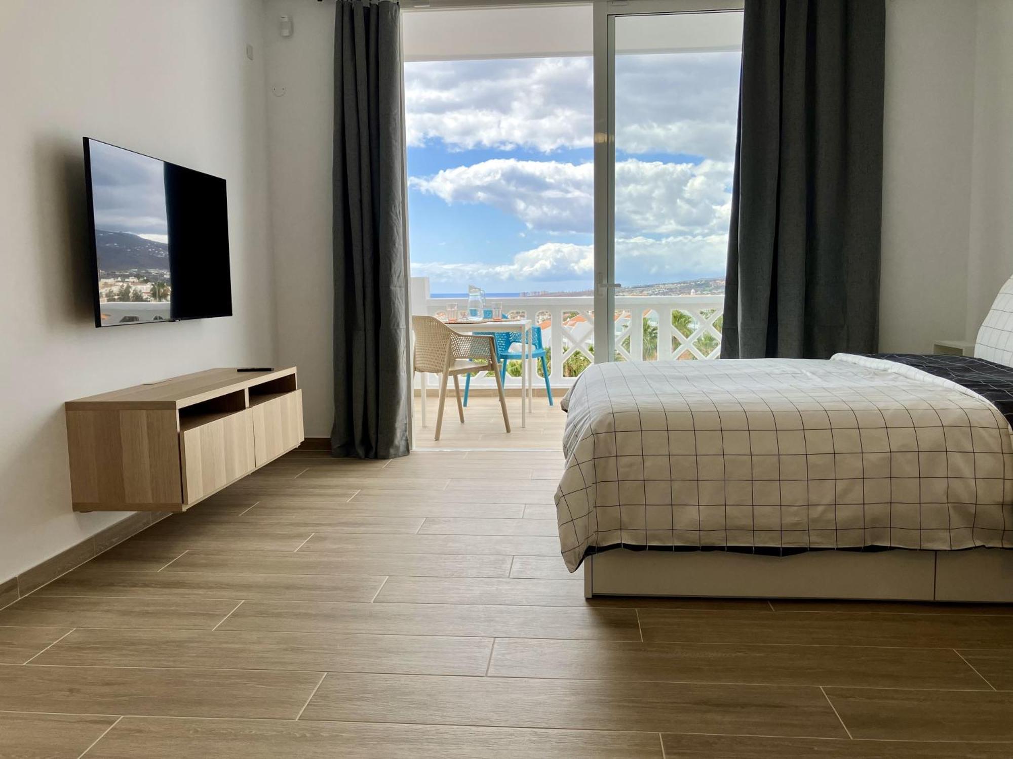 Costa Adeje - Modern Apartment With Terrace Views Of Ocean & Sunset المظهر الخارجي الصورة